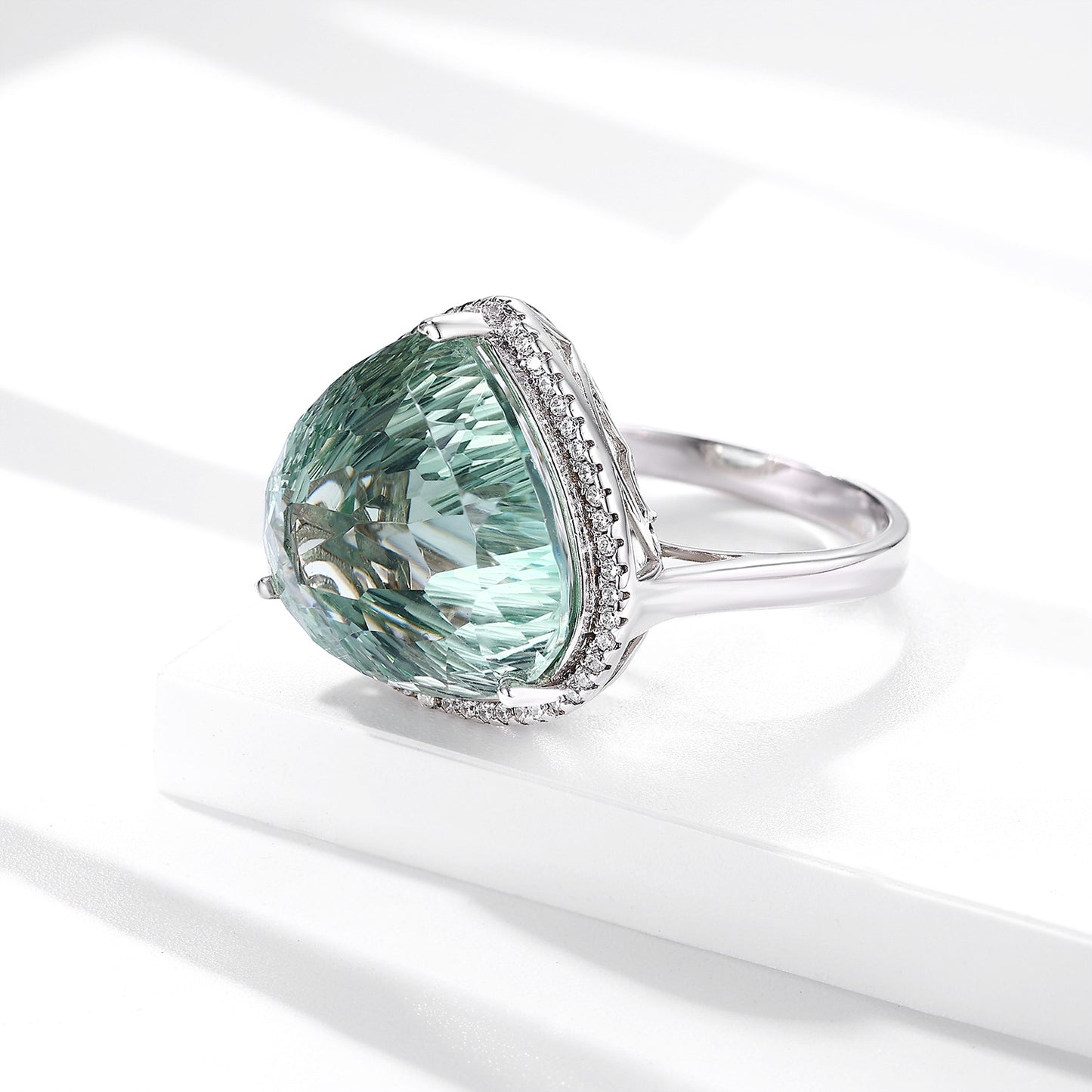 Heart-Cut Green Crystal Ring — 925 Silver Bird's Nest