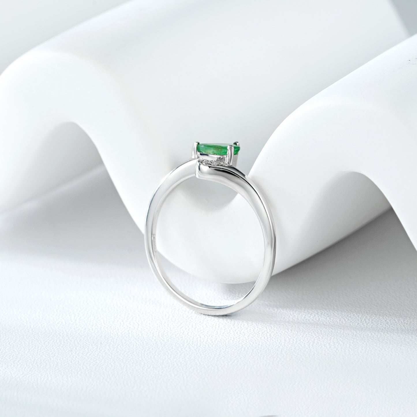 Emerald Adjustable Ring — Minimal 925 Silver Everyday